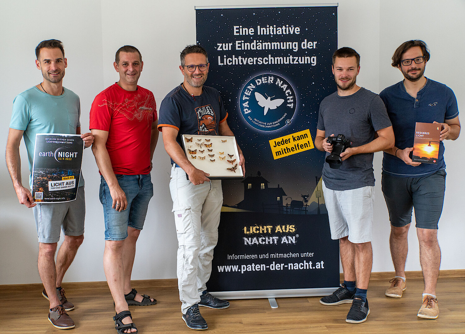 Das „Paten der Nacht“ Team in Österreich Das Foto zeigt fünf Personen, sie sind die sogenannten Paten der Nacht.