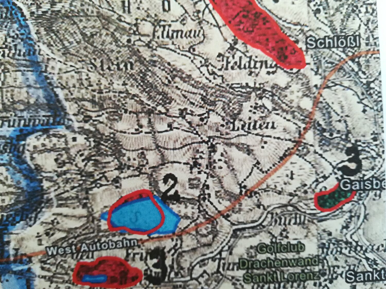 Moorschutzkatalog 1992 (blaue Polygone ) und Polygone aus dem Moorkataster 1911 (rote Polygone) im Vergleich mit dem historischen Kartenmaterial. Kartenausschnitt. Moorschutzkatalog 1992 (blaue Polygone ) und Polygone aus dem Moorkataster 1911 (rote Polygone) im Vergleich mit dem historischen Kartenmaterial. Kartenausschnitt.