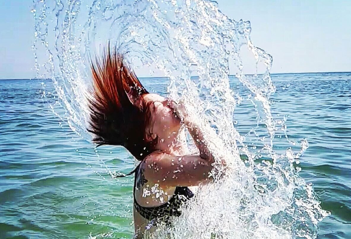 Foto Frau im Wasser