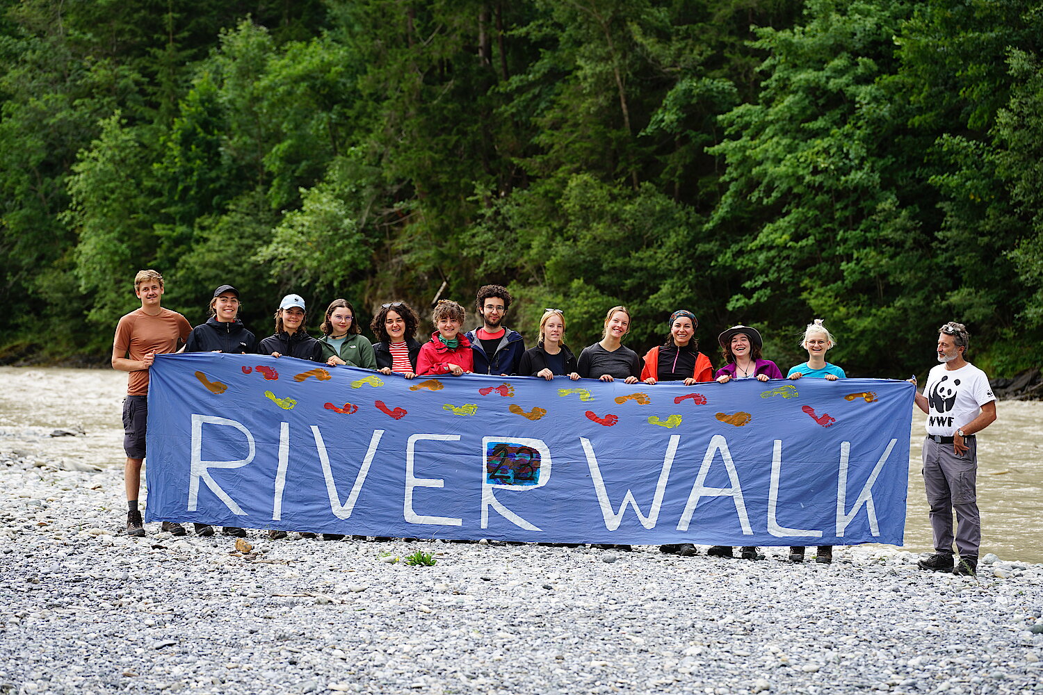 Die 12 Teilnehmerinnen und Teilnhmer des Riverwalks 2023.